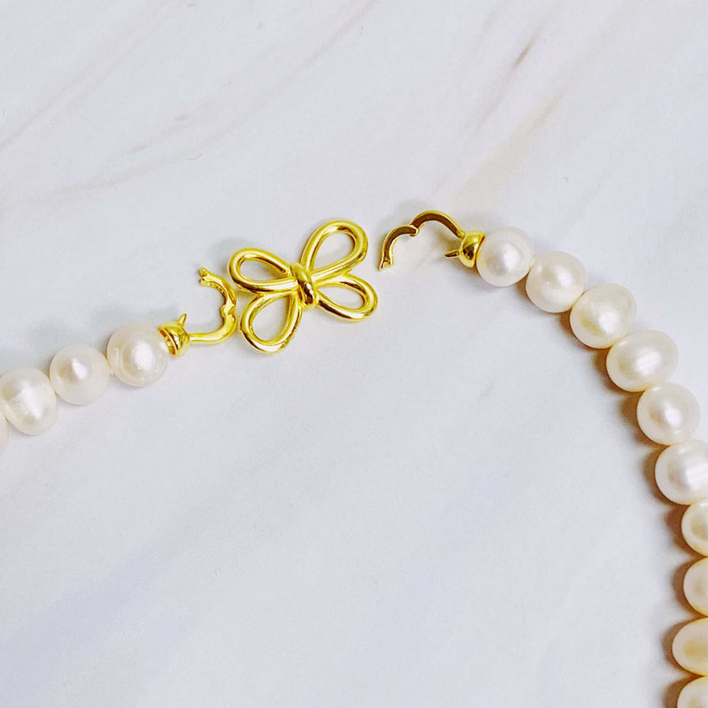 Clover Clasp Genuine Pearl Necklace - Puck's