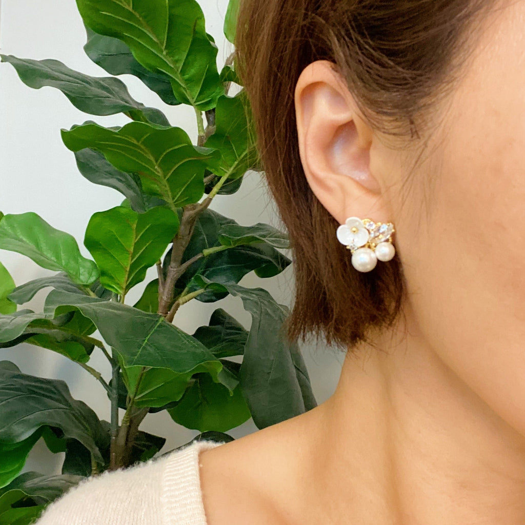 Mini Flower Jeweled Stud Earrings - Puck's