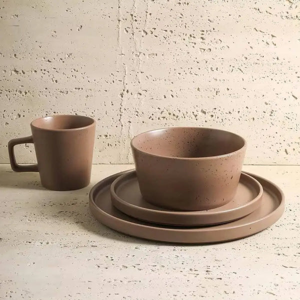 16-Piece Stoneware Dinnerware Set in Matte Brown - Service for 4 - Puck's