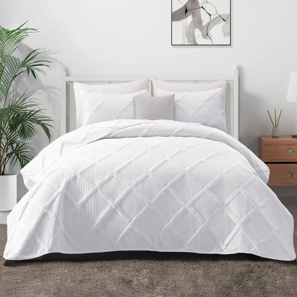 Ultrasonic King Quilt Set, 3-Piece Lightweight Bedspreads Modern Striped Coverlet, White - Puck's