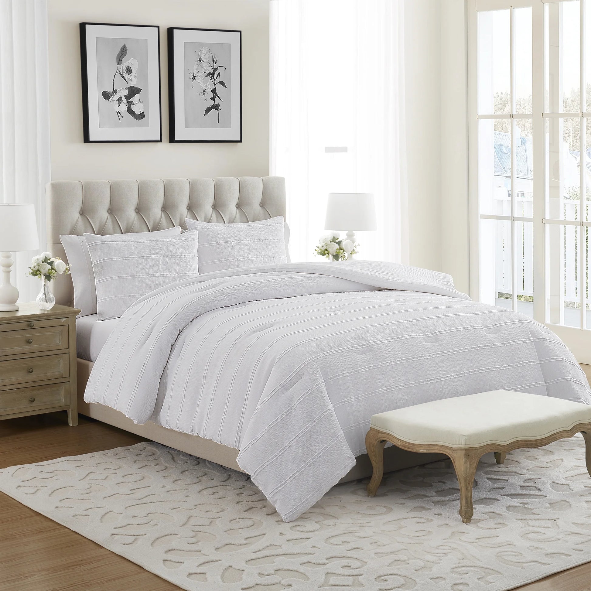 Evelyn 2-Piece Bright White Seersucker Comforter Set, Twin/Twin XL