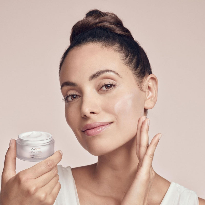 Magic Care Perfect Teint (1.01 Fl Oz) - Transparent Make Up, Skin Care Face Cream and Makeup Primer. Beauty Product That Is Known to Minimize Wrinkles & Pores, with Peptide Complex & Retinol - Puck's