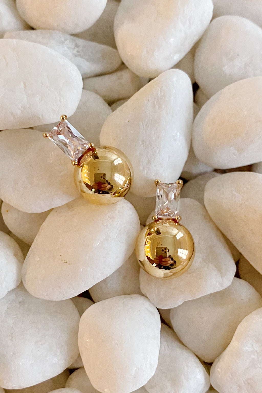 Diana's Golden Ball Stud Earrings Fuchsia Hercules