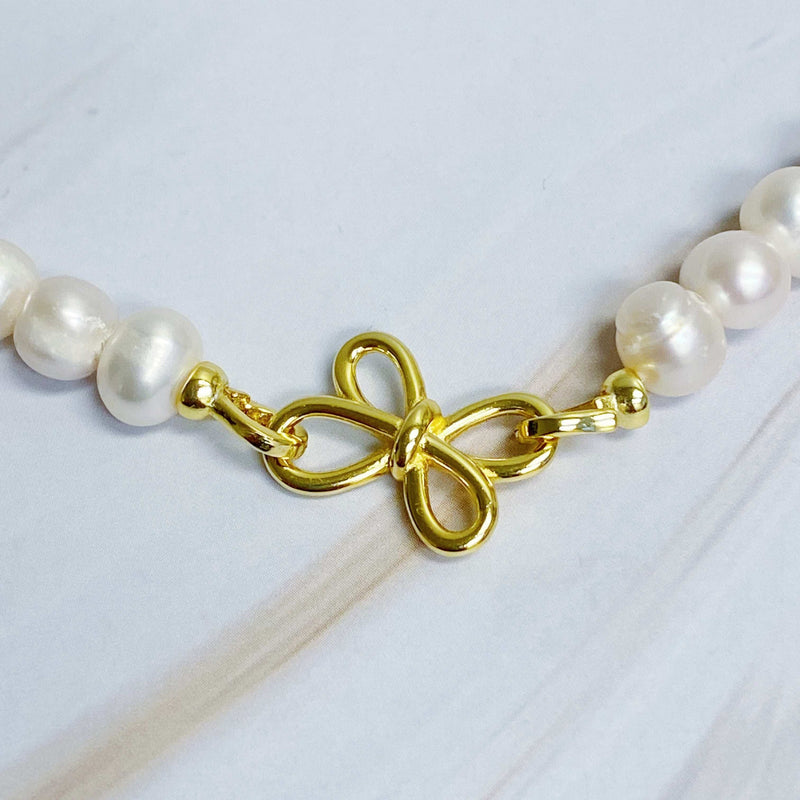 Clover Clasp Genuine Pearl Necklace - Puck's