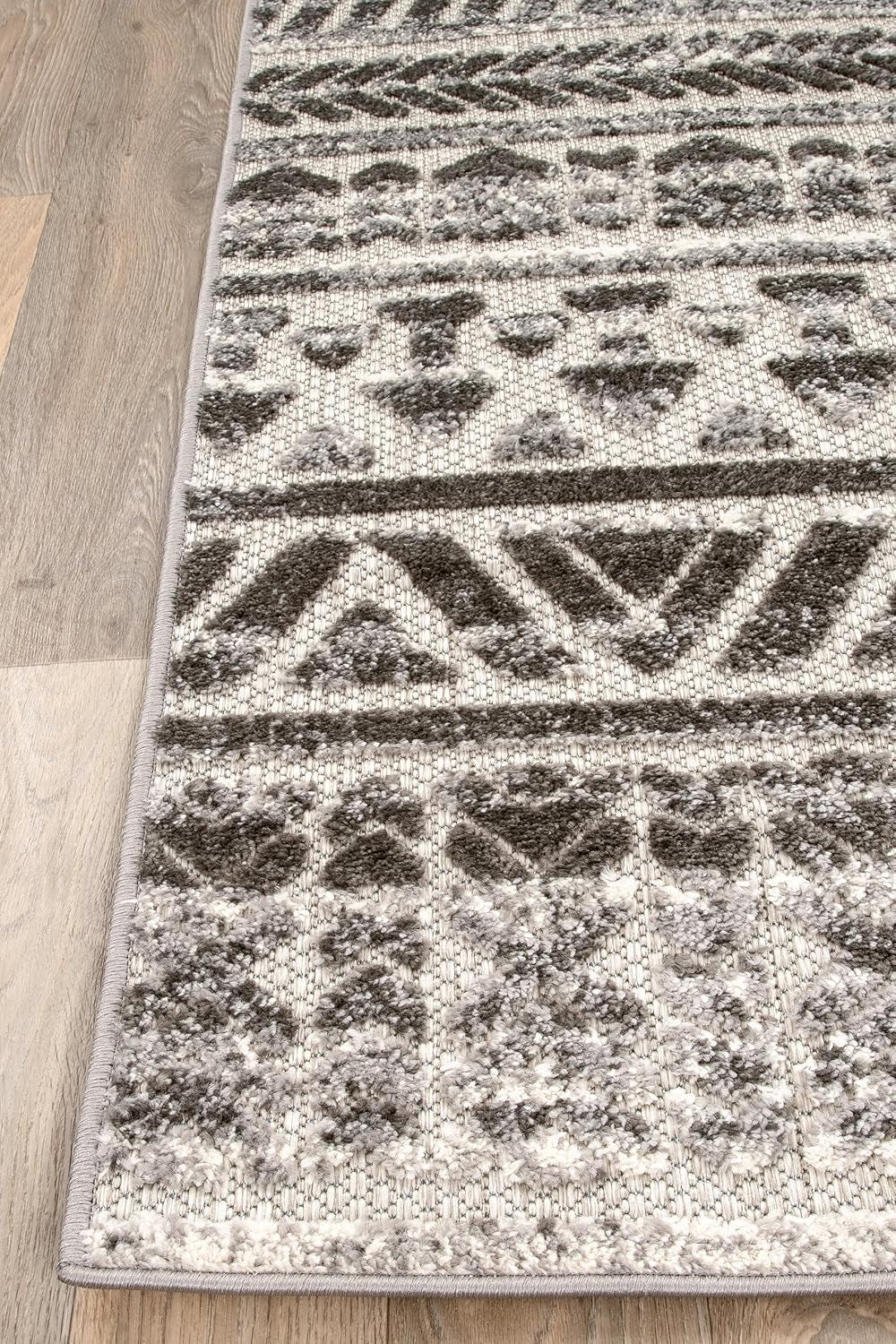 Modern Stripes Geometric Indoor/Outdoor Area Rug 5' X 7' Gray - Puck's