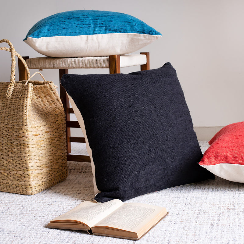 20" X 20" Black Linen Zippered Pillow-7