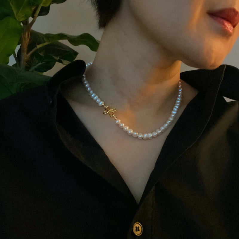 Clover Clasp Genuine Pearl Necklace - Puck's