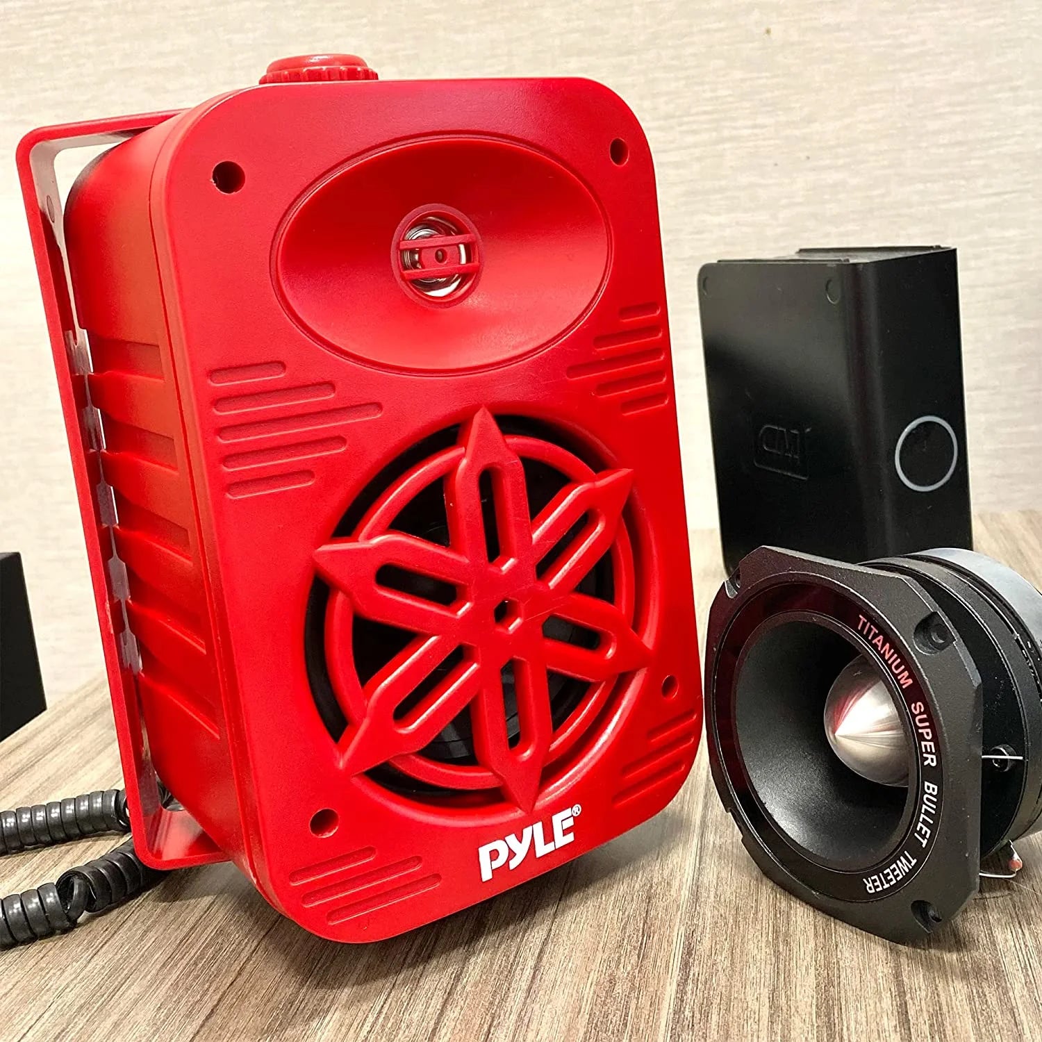 Indoor Outdoor Speakers - 500 Watt Dual Waterproof 5.25" 2-Way Full Range Speaker System, Red - Puck's