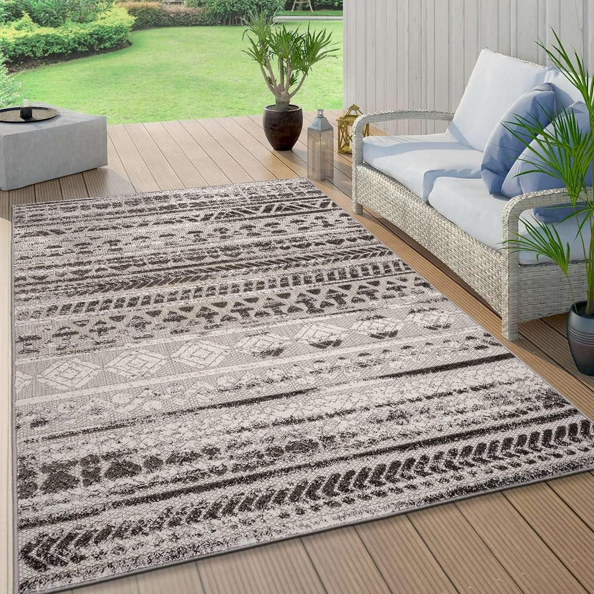 Modern Stripes Geometric Indoor/Outdoor Area Rug 5' X 7' Gray - Puck's