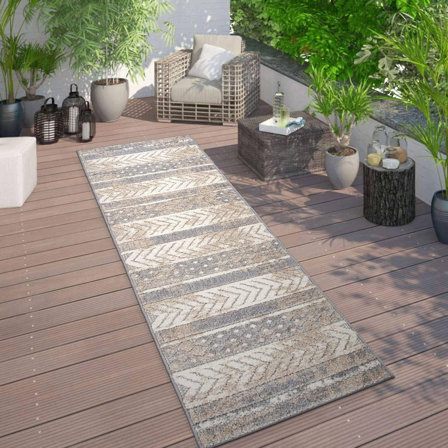 Distressed Geometric Indoor/Outdoor Runner Rug 2' X 7' Beige - Puck's