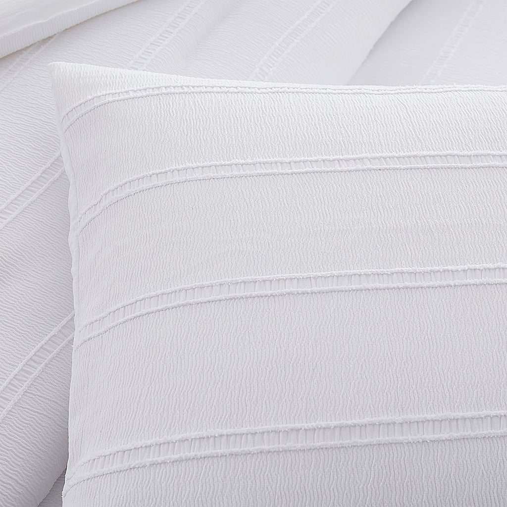 Evelyn 2-Piece Bright White Seersucker Comforter Set, Twin/Twin XL