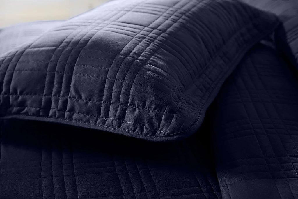 Kingston Queen Size Bedspread Set, 3-Piece Navy Oversized Quilted Microfiber Lightweight Bedspread Coverlet (100"X106") for All Seasons - Puck's