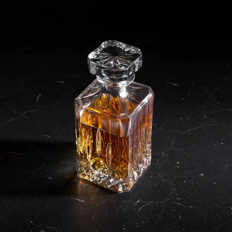 Admiral Liquor Decanter - Glass Liquor Dispenser for Whisky & Brandy - Puck's