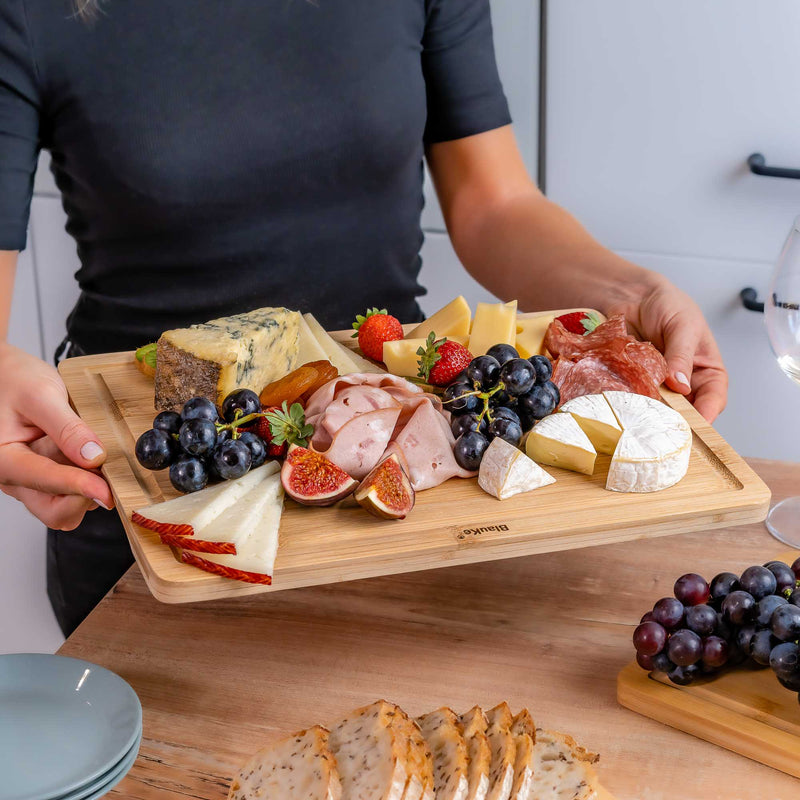 Wooden Cutting Boards for Kitchen with Juice Groove and Handles - Puck's