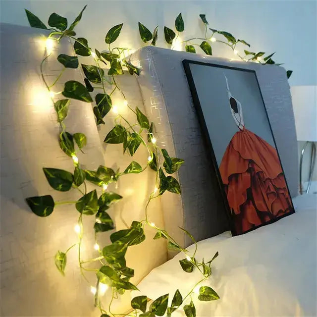 Battery-Powered Flower and Green Leaf String Lights - Puck's