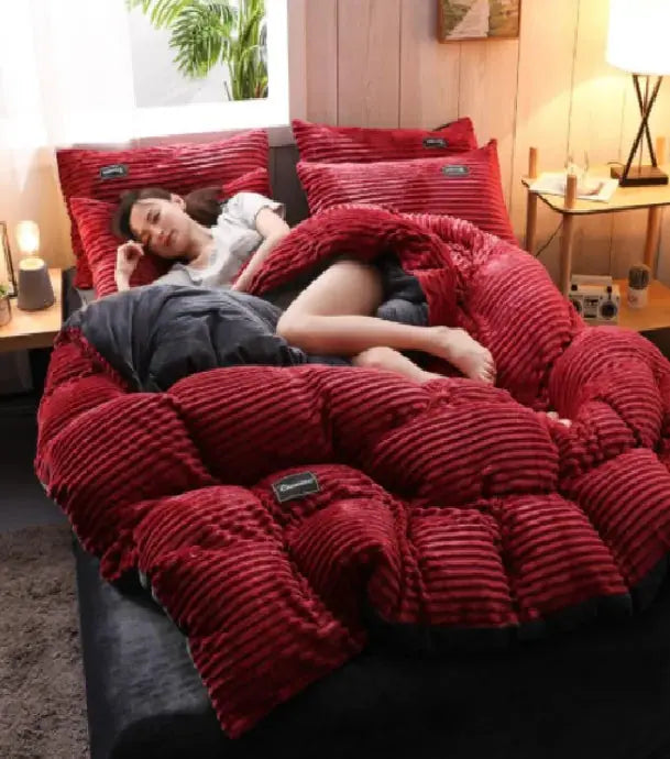 Comfy Coral Velvet Bedding Set - Puck's