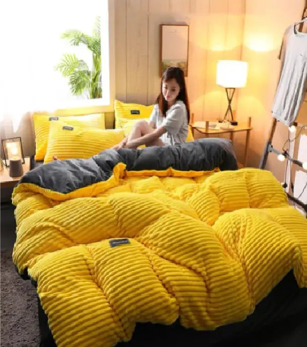 Comfy Coral Velvet Bedding Set - Puck's