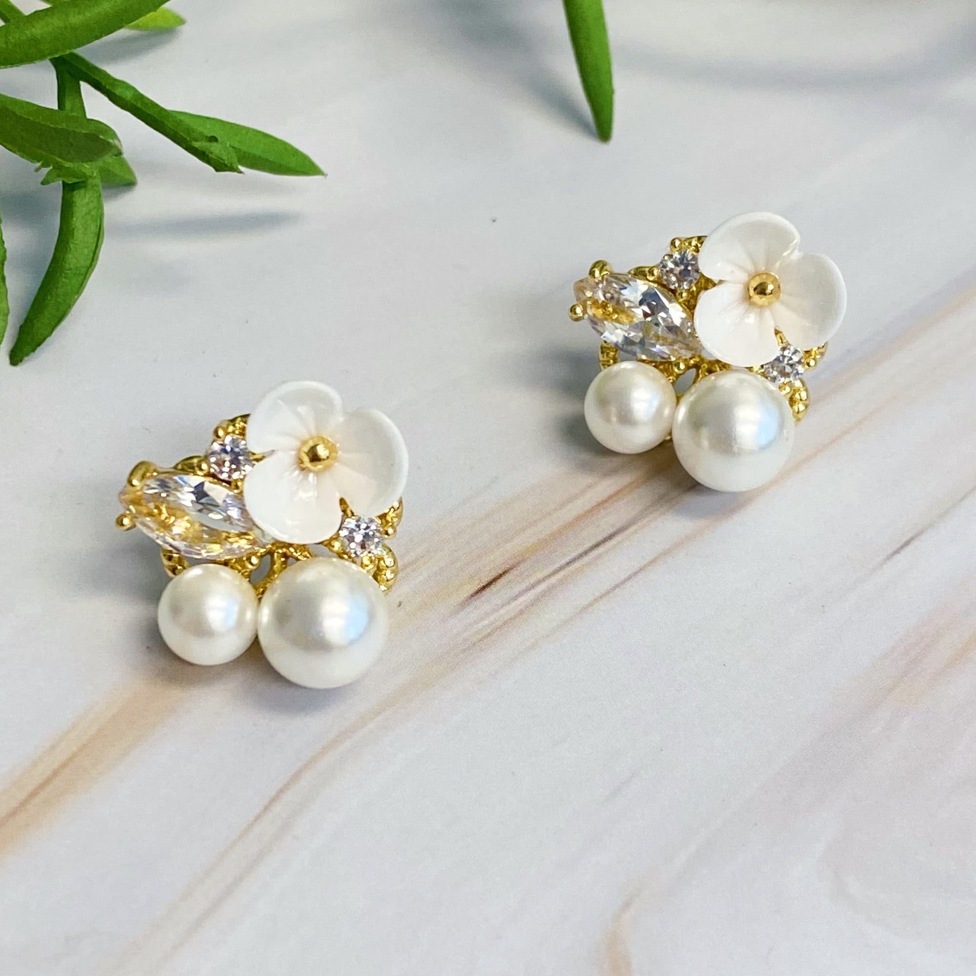 Mini Flower Jeweled Stud Earrings - Puck's
