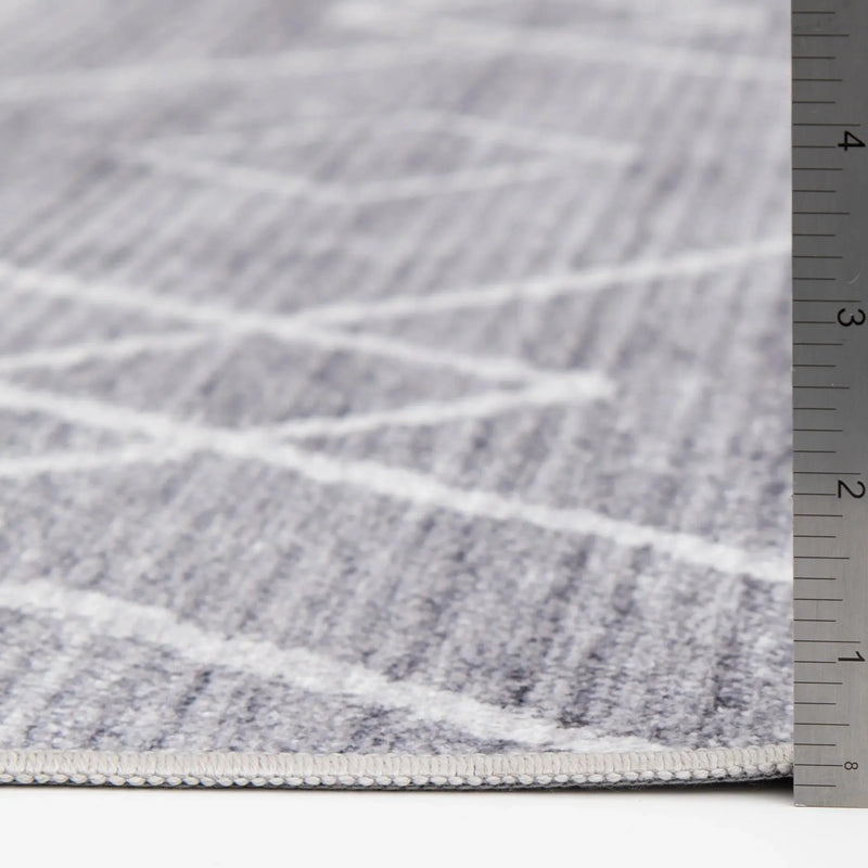 Diamond Machine Washable Indoor Area Rug, Gray, 5'X7' - Puck's