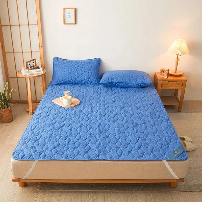 Dustproof Non-slip Quilted Water-proof Mattress - Puck's