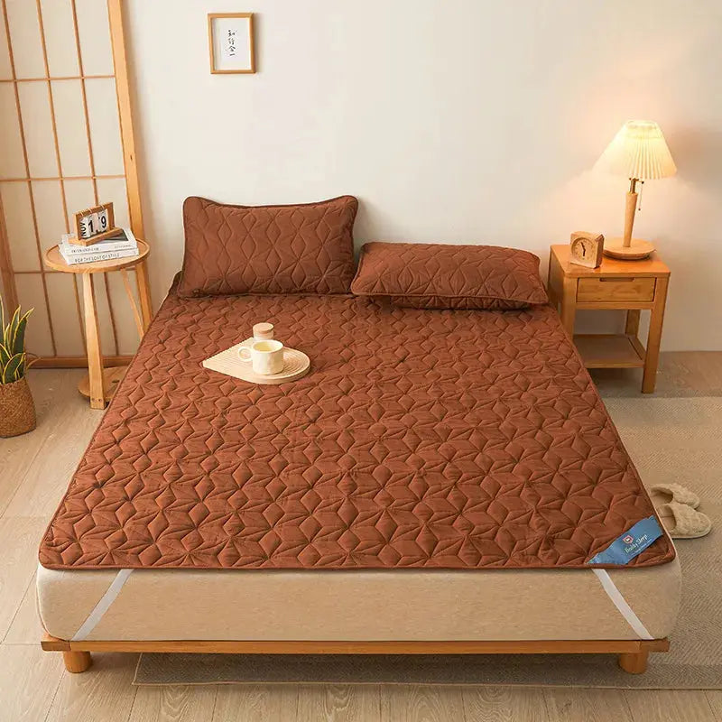Dustproof Non-slip Quilted Water-proof Mattress - Puck's