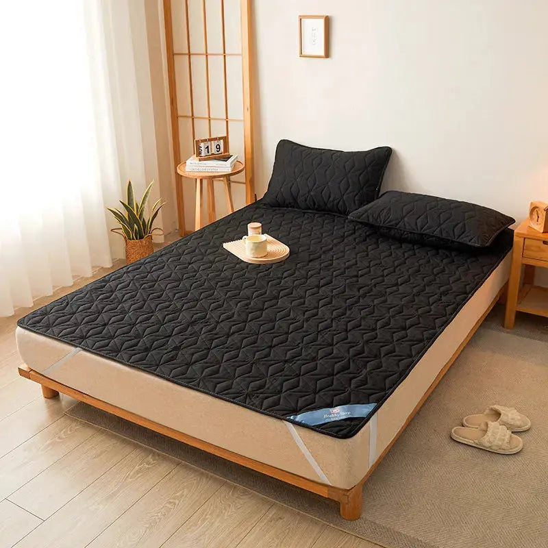Dustproof Non-slip Quilted Water-proof Mattress - Puck's