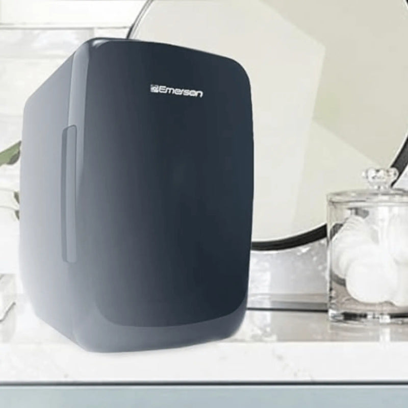 Emerson Portable Mini Fridge Cooler Quiet w Secure Latch and Holds up - Puck's