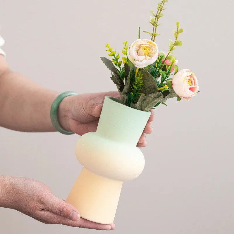 Handmade Ceramic Gradient Vase, Dopamine Geometric Matte Flower - Puck's