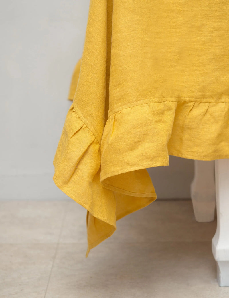 Honey  linen tablecloth with ruffles - Puck's