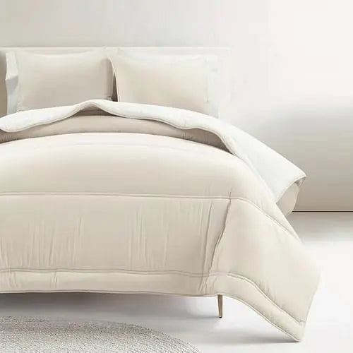 King/Cal King Soft Lightweight Reversible Quilted Comforter Set in - Puck's