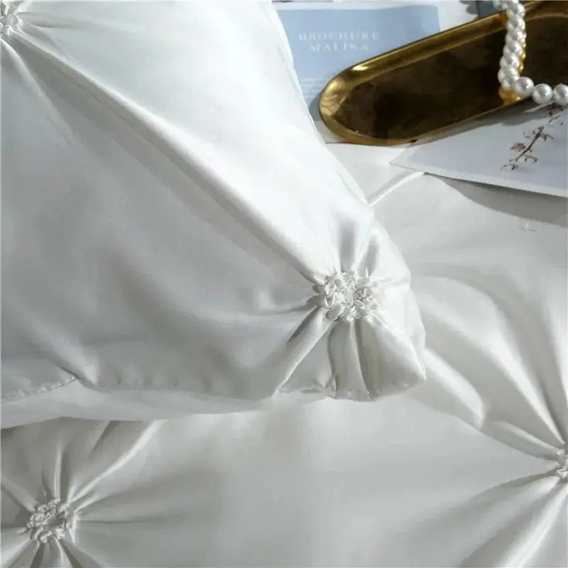 Luxury Silk Bedding Set - Puck's