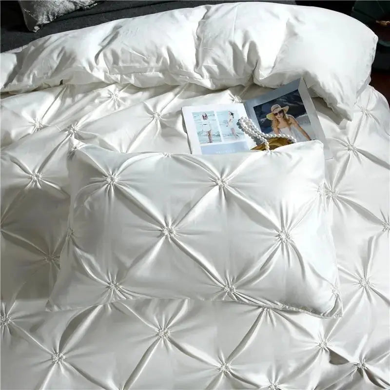 Luxury Silk Bedding Set - Puck's