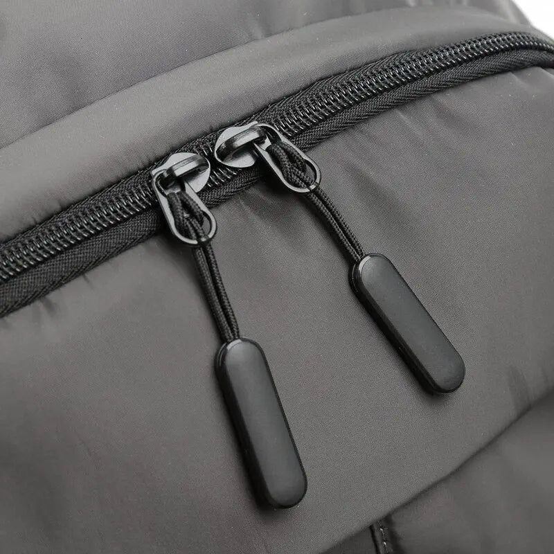 Men's Travel Bag High Quality Fashion Backpack with Charging Port - Puck's