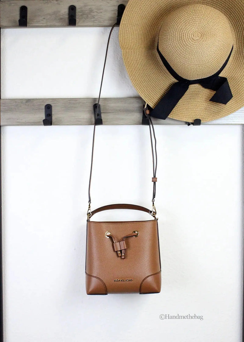 Michael Kors Mercer Kleine Bagage Leren Bucket Crossbody Tas - Puck's