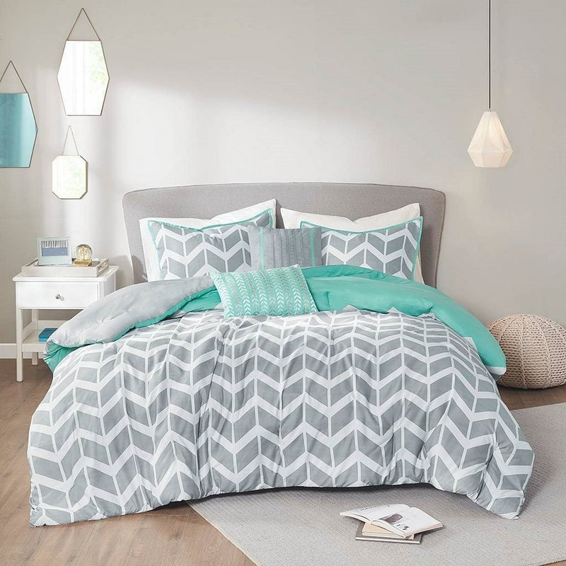 Twin/Twin XL Reversible Comforter Set in Grey White Aqua Teal Chevron Stripe-2