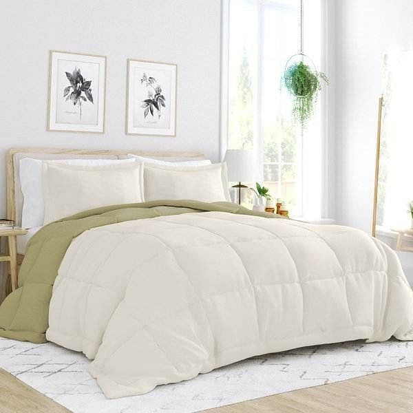 Twin/Twin XL 2-Piece Microfiber Reversible Comforter Set in Sage Green/Cream-0