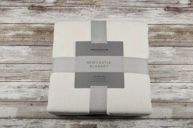 Pristine White Oversized Queen Bamboo Bed Blanket - Puck's