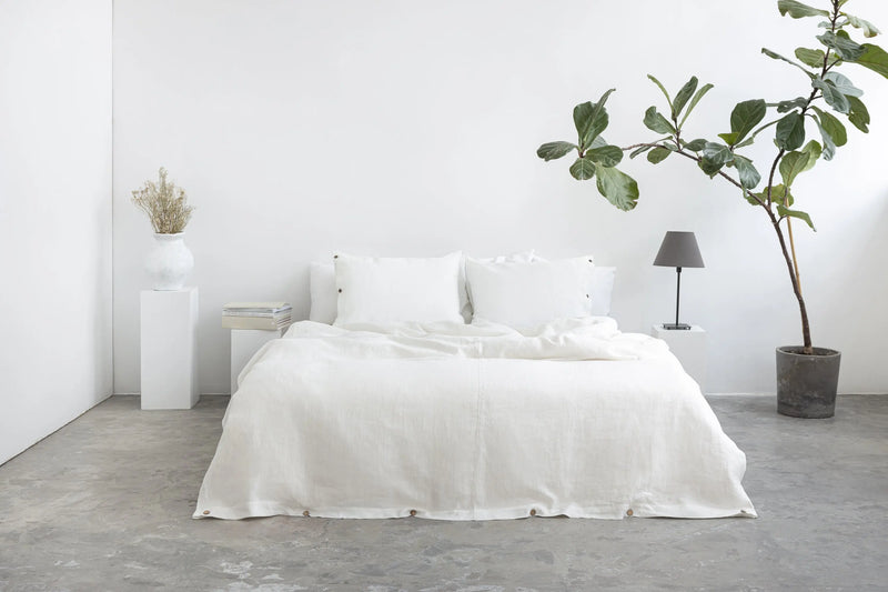 White linen duvet cover with coconut buttons - Puck's