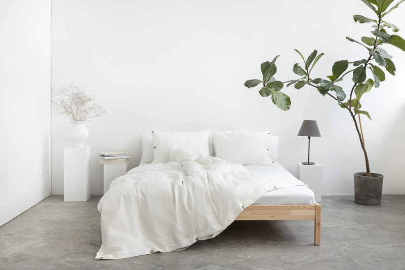 White linen duvet cover with coconut buttons - Puck's