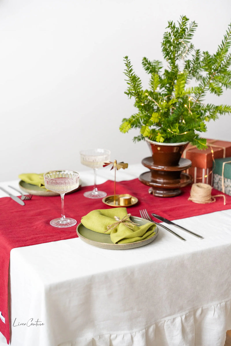 White linen tablecloth with ruffles - Puck's