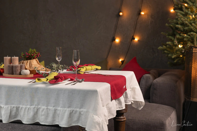 White linen tablecloth with ruffles - Puck's