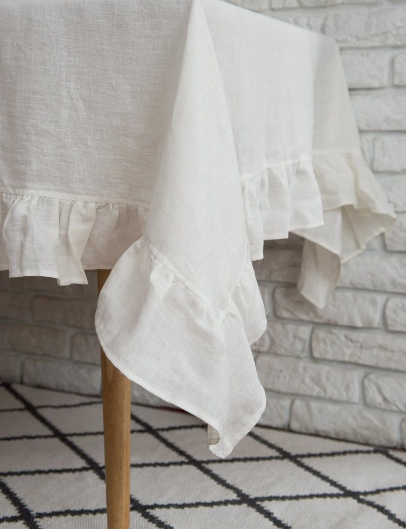 White linen tablecloth with ruffles - Puck's