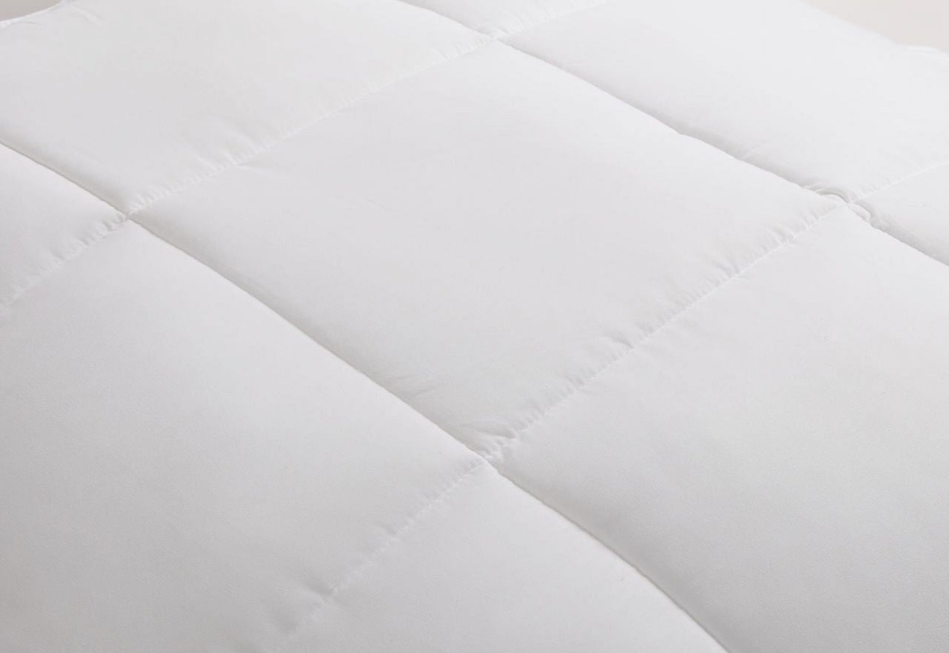White Polyester down Alternative Comforter, Twin-Xl