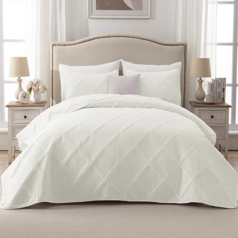Ultrasonic King Quilt Set, 3-Piece Lightweight Bedspreads Modern Striped Coverlet, White - Puck's