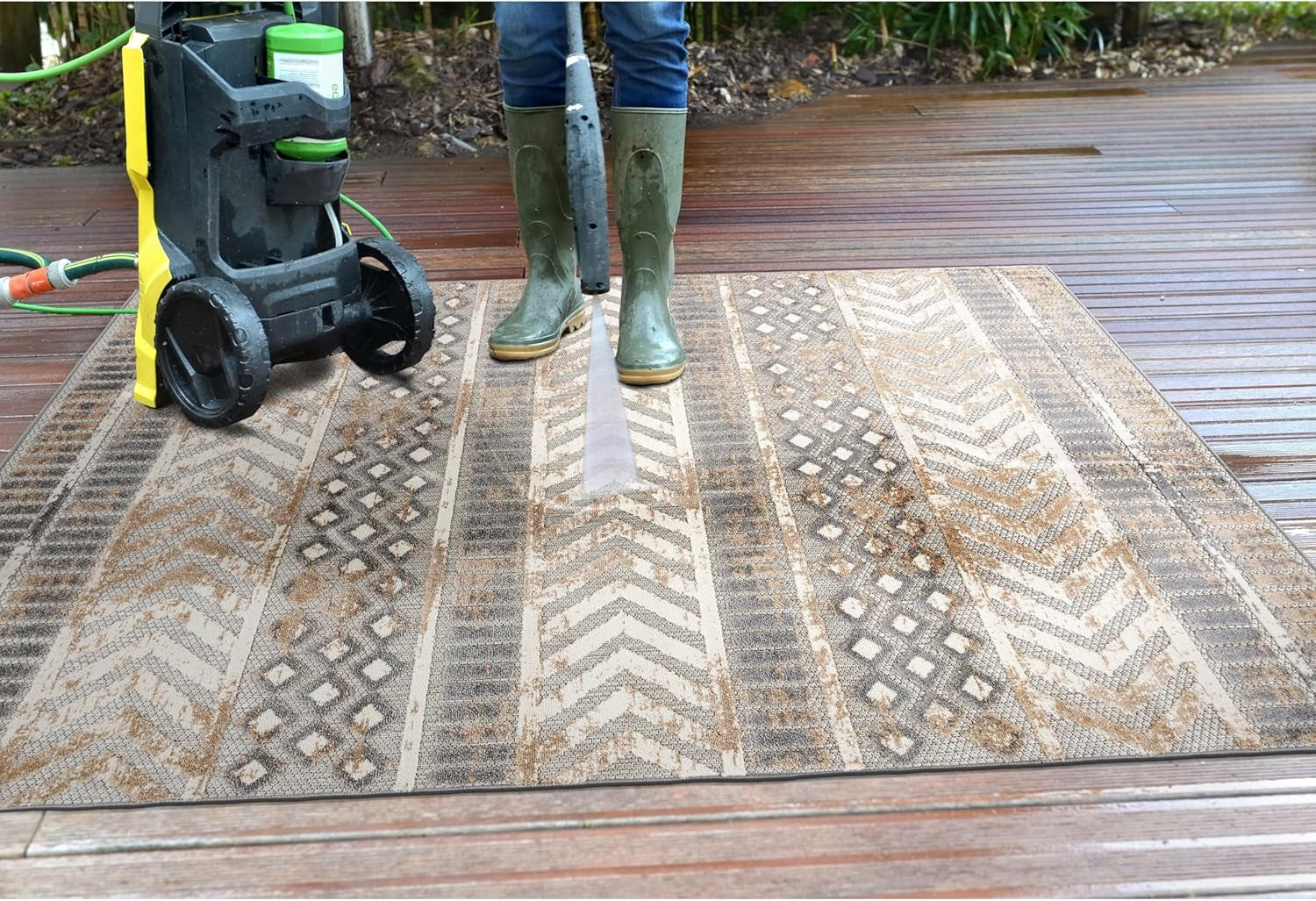 Distressed Geometric Indoor/Outdoor Area Rug 7'10" X 10' Beige - Puck's