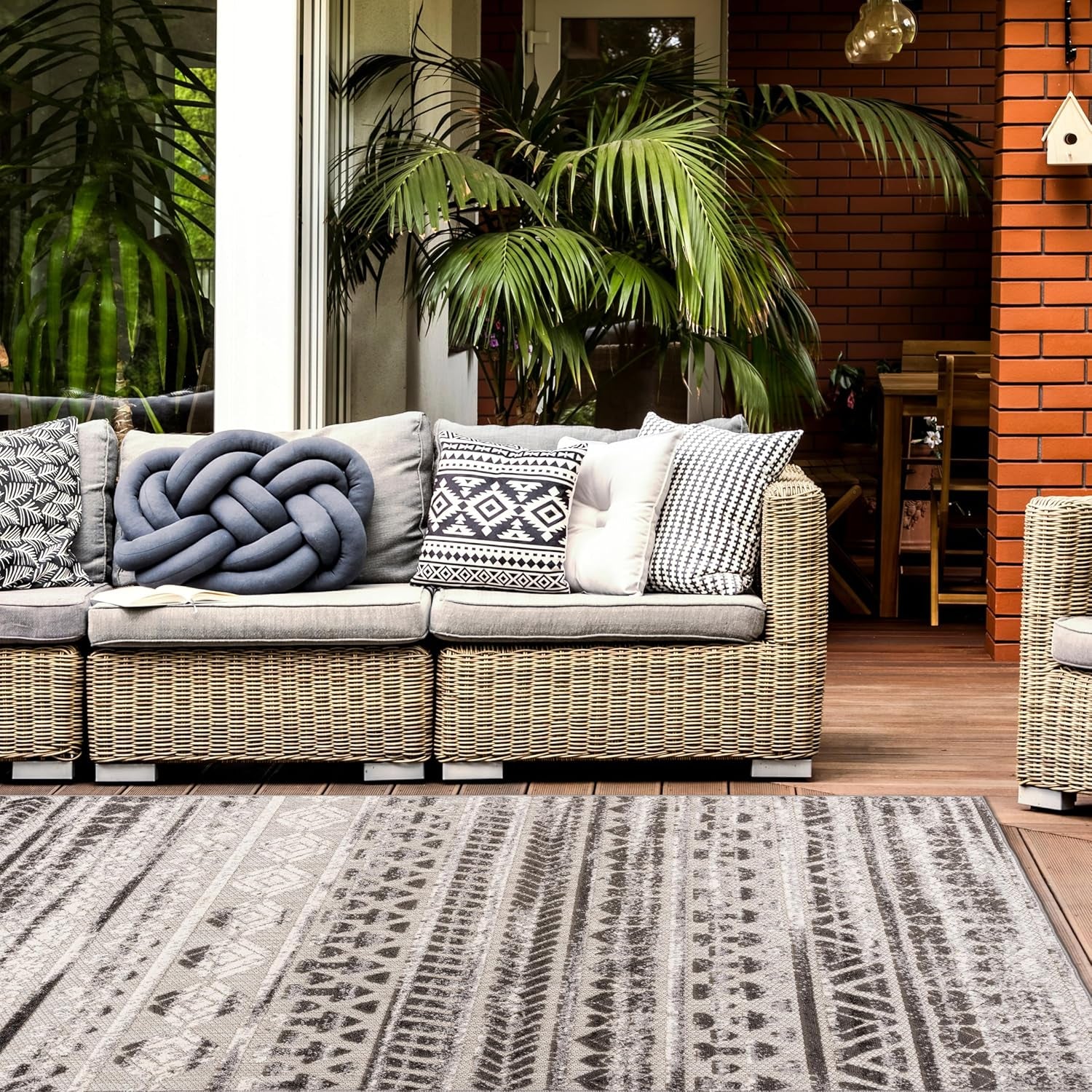 Modern Stripes Geometric Indoor/Outdoor Area Rug 5' X 7' Gray - Puck's