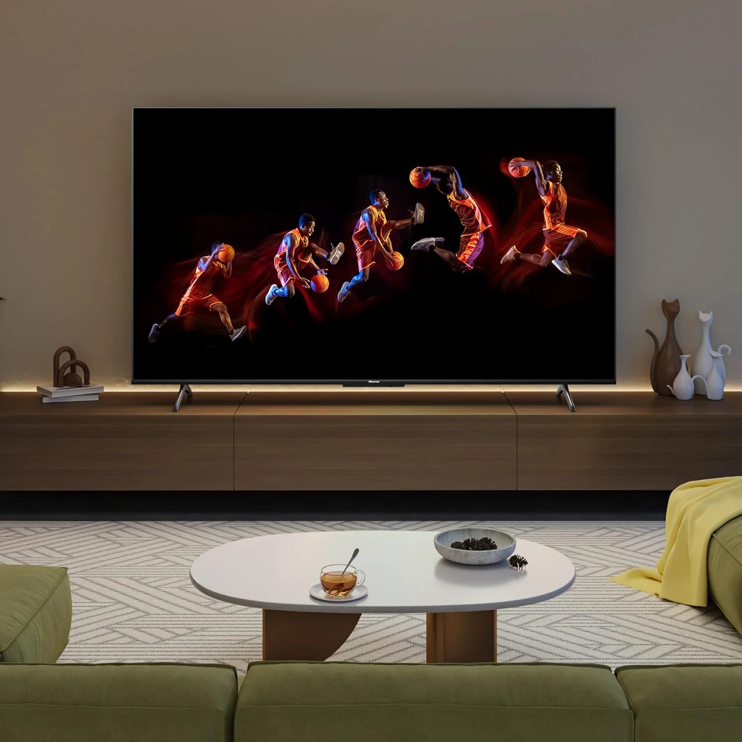 65-Inch Class U6 Series Mini-Led ULED 4K UHD Google Smart TV (65U6N) - QLED Quantum Dot Color, Dolby Vision, Full Array Local Dimming, Game Mode Plus - Puck's