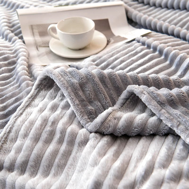 Warm Soft Flannel Bedspread Hugging Blanket Suitable for Sofa Bed Coral Fluffy Blankets Home Textile Sofa Throw Blanket 100X70Cm - Puck's