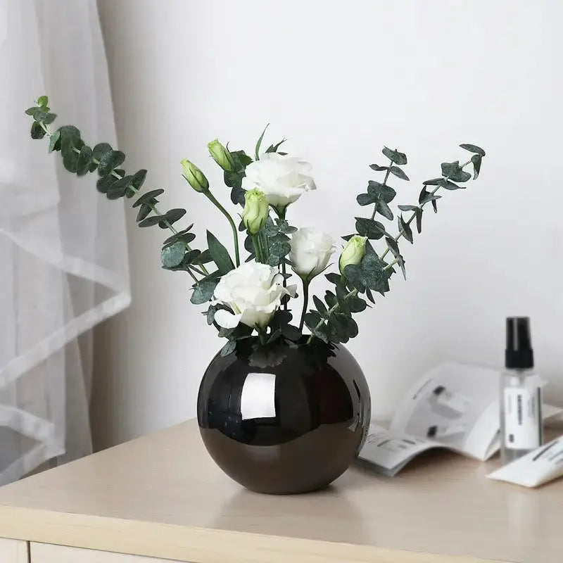 Round Glossy Metal Vase - Puck's